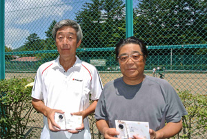 55才以上男子ダブルス準優勝　武田　彰（成蹊テニス会）・横澤規佐良（成蹊テニス会）組