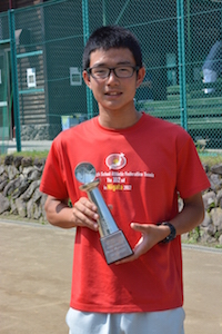 男子シングルス18歳以下優勝　西村　平路選手