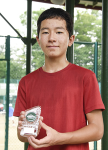 男子シングルス18歳以下準優勝　三石　翔選手