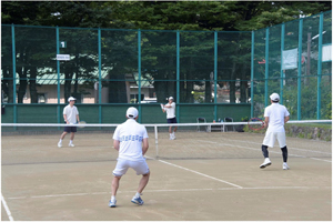 男子ダブルス決勝　有村選手のバックハンド